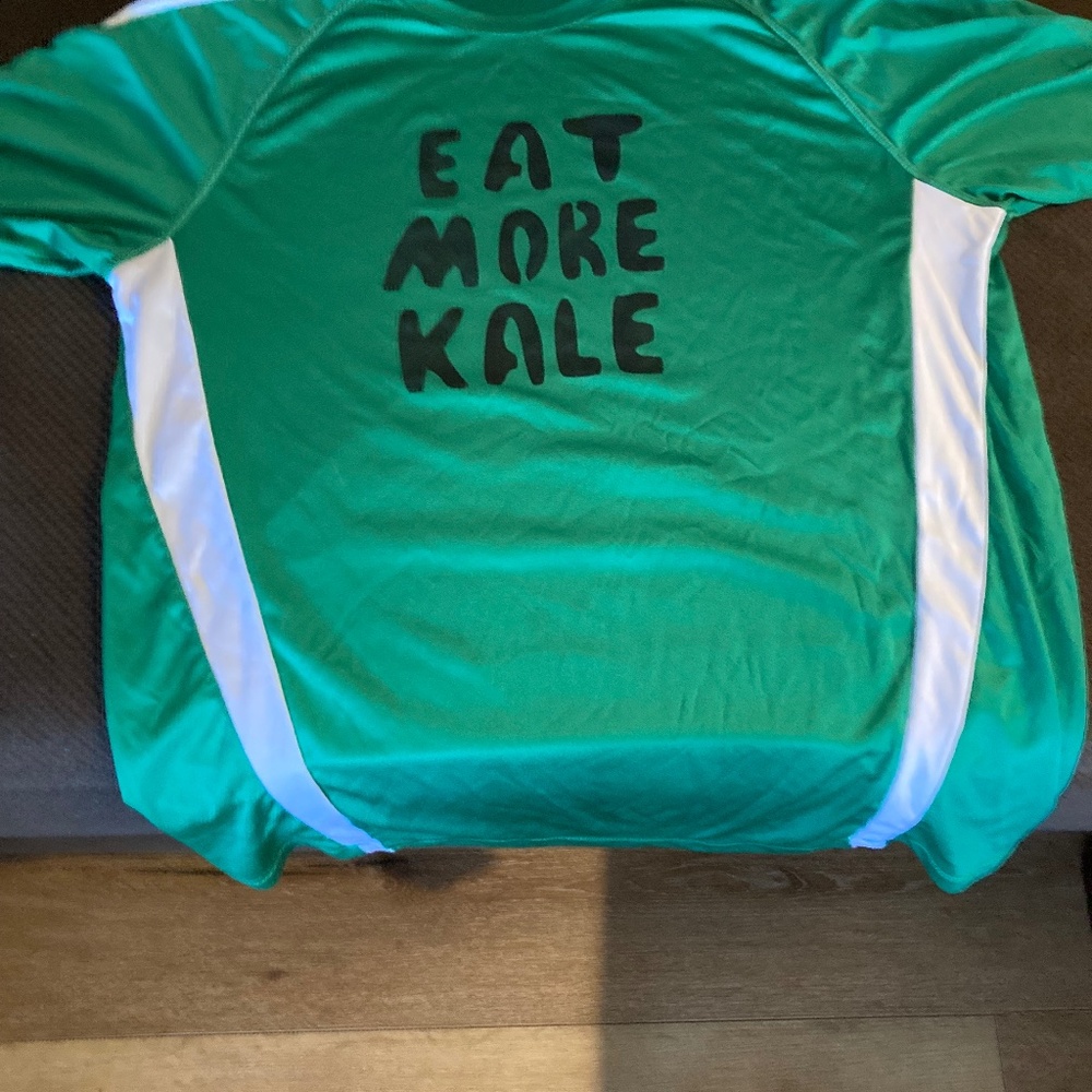 Tee Shirt Eat More Kale